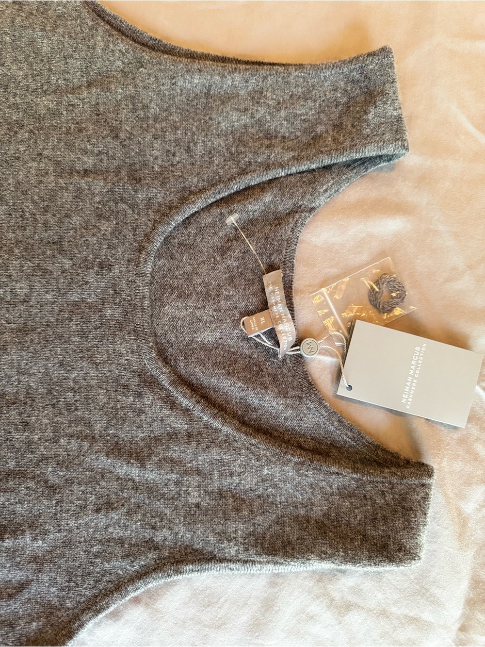NEIMAN MARCUS 100% Cashmere Grey Sleeveless Tank Top - Picture 7 of 13